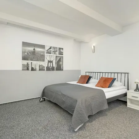 Apartament Przyszlosci, 2 Sypialnie W Krakowie By Renters 公寓