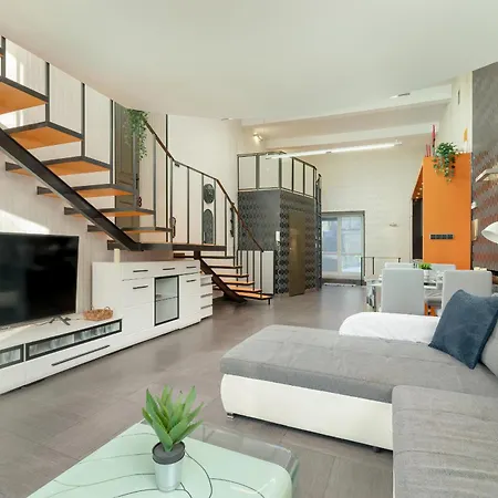 公寓 Apartament Przyszlosci, 2 Sypialnie W Krakowie By Renters 克拉科夫