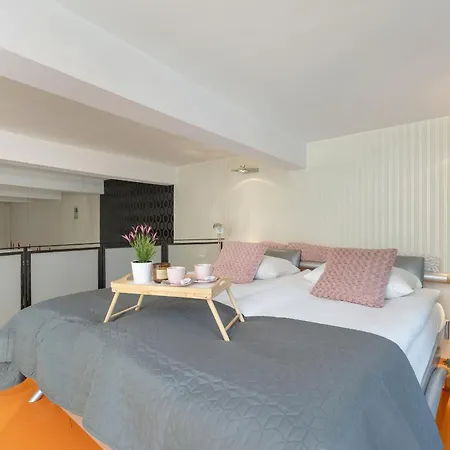 Apartament Przyszlosci, 2 Sypialnie W Krakowie By Renters 公寓