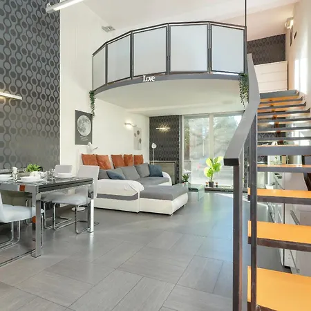 Apartament Przyszlosci, 2 Sypialnie W Krakowie By Renters * 克拉科夫