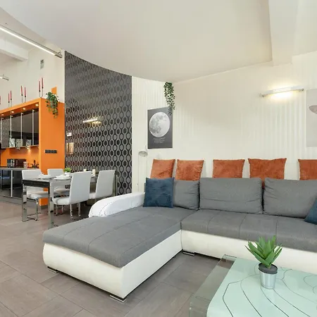 Lejlighed Apartament Przyszlosci, 2 Sypialnie W Krakowie By Renters Kraków